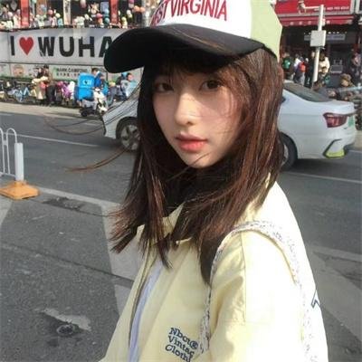 今天的她们海报